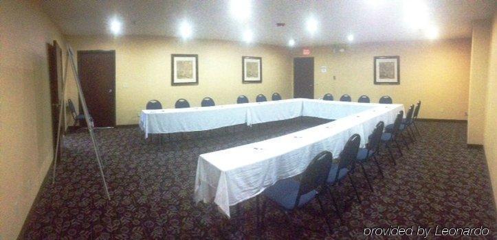 Hotel Express & Woodland Hills By Ihg